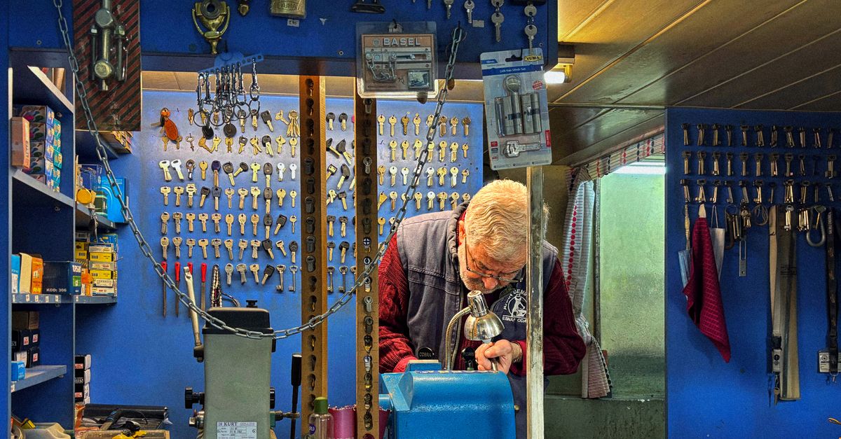Why a Local Mobile Locksmith Beats the Dealership for Key Replacement — Berkeley Heights Locksmith
